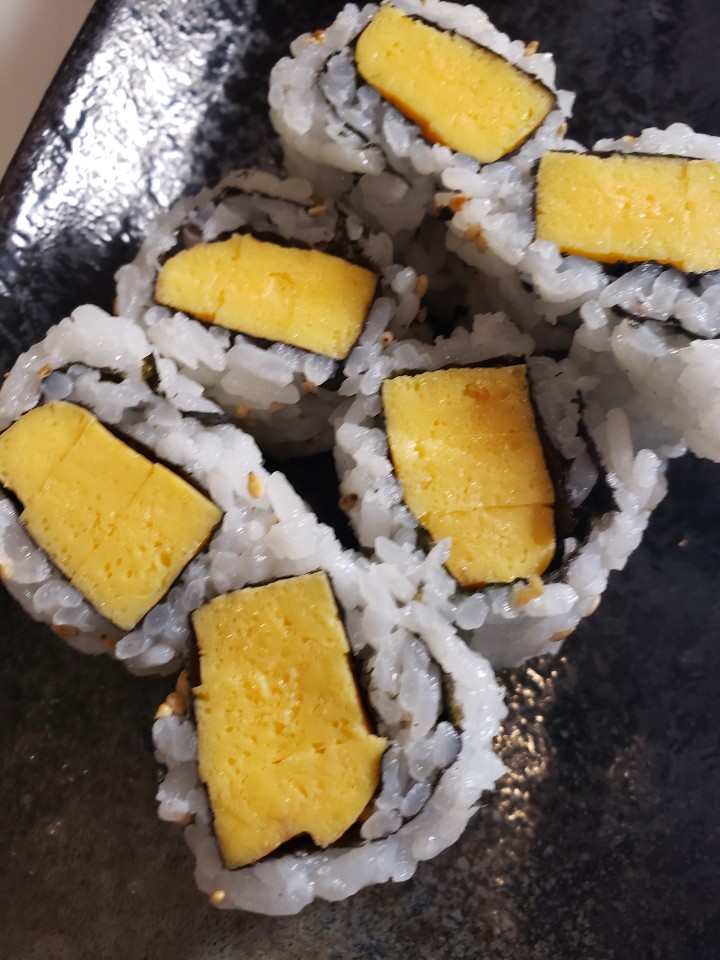 Tamago Roll